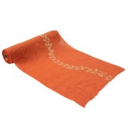 Runner da tavolo Jolis Brins in mussola terracotta e bordo vegetale dorato 28 cm x 5 mdo vegetale dorato 28 cm x 5 m